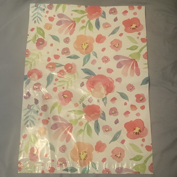 Poly Mailers happy faces 19” X 14.5” (10) - Picture 3 of 4